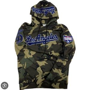 New no tags dodgers sweater great logos on chest arms and hoodie. Men’s small